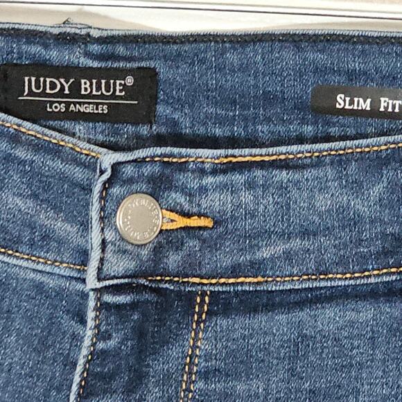 Judy Blue Slim Fit 24W Plus-Size Denim Jeans - Picture 3 of 8
